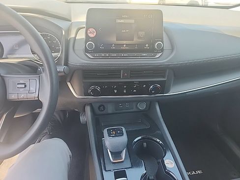 Used 2024 Nissan Rogue S FWD image 23