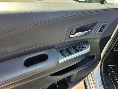 Used 2023 Toyota Sienna XSE AWD/4WD image 18
