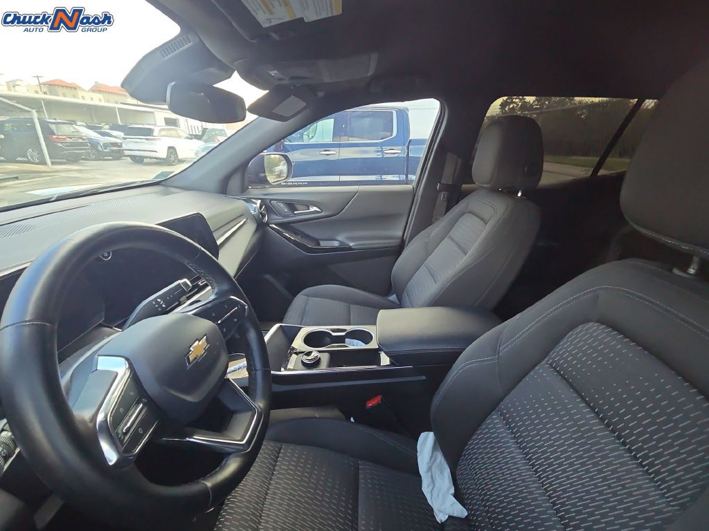 Used 2026 Chevrolet Equinox LT FWD image 8