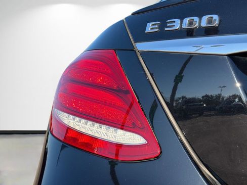 Used 2019 Mercedes-Benz E 300 image 10