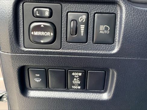Used 2020 Toyota 4Runner TRD Off-Road AWD/4WD image 31