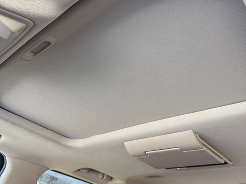 Used 2020 Cadillac Escalade Premium Luxury image 17