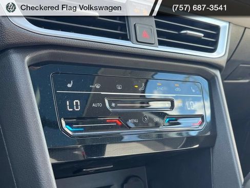 New 2026 Volkswagen Taos SE FWD image 40