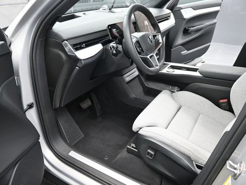 New 2025 Volvo EX90 Ultra image 10