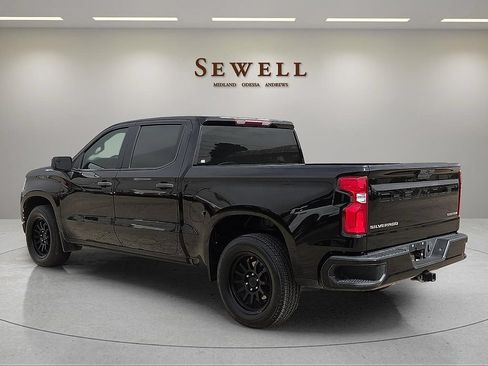 Used 2019 Chevrolet Silverado 1500 Custom w/ Custom Value Package RWD image 3
