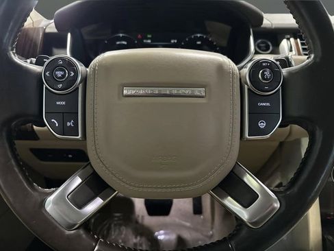 Used 2016 Land Rover Range Rover HSE image 18