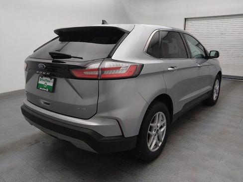 Used 2024 Ford Edge SEL image 9