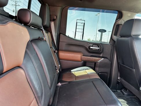 Used 2020 Chevrolet Silverado 1500 High Country w/ Technology Package AWD/4WD image 11
