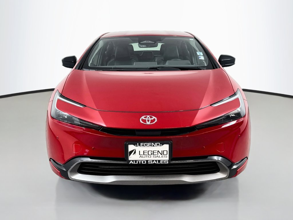 Used 2024 Toyota Prius XLE FWD image 3