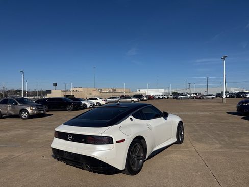 Certified 2025 Nissan Z Sport w/ Floor Mat Package image 24