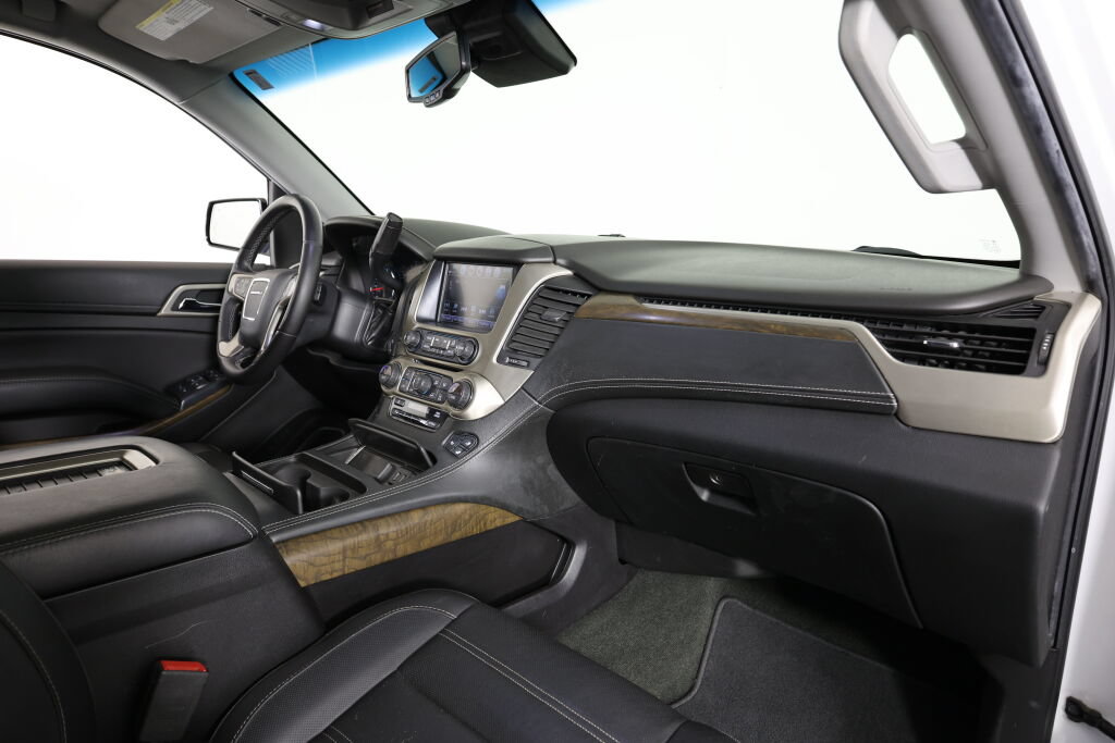 Used 2018 GMC Yukon Denali w/ Open Road Package AWD/4WD image 27