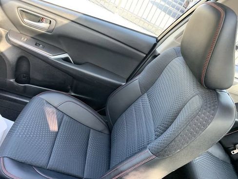 Used 2015 Toyota Camry SE w/ Moonroof Package FWD image 29