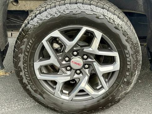 Used 2024 GMC Sierra 1500 SLT w/ SLT Premium Plus Package AWD/4WD image 30