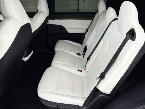 Used 2023 Tesla Model X AWD/4WD image 14