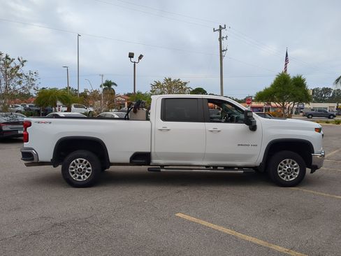 Used 2023 Chevrolet Silverado 2500 LT w/ Convenience Package image 5