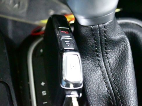 Used 2024 Kia Soul LX w/ Option Group 015 FWD image 32