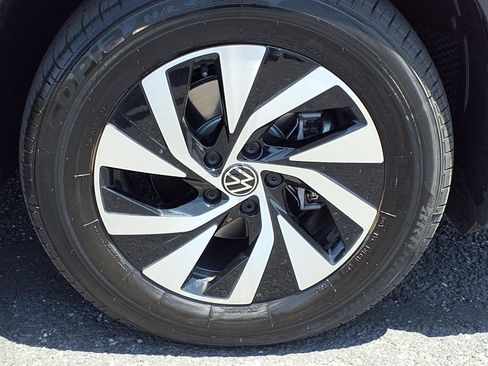 New 2026 Volkswagen Tiguan S FWD image 6