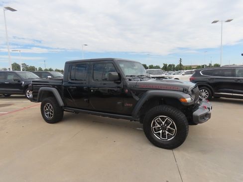 Used 2024 Jeep Gladiator Rubicon w/ Convenience Group AWD/4WD image 7