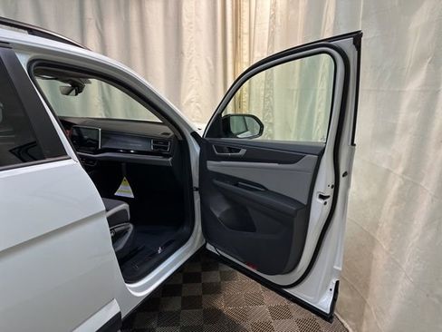 New 2026 Volkswagen Atlas Peak Edition AWD/4WD image 37
