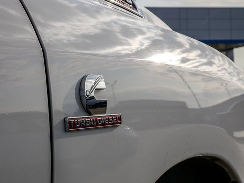 Used 2024 RAM 3500 Tradesman w/ Chrome Appearance Group AWD/4WD image 11