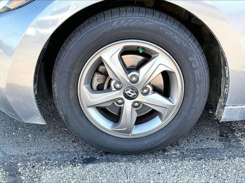 Used 2018 Hyundai Elantra ECO w/ Cargo Package image 4