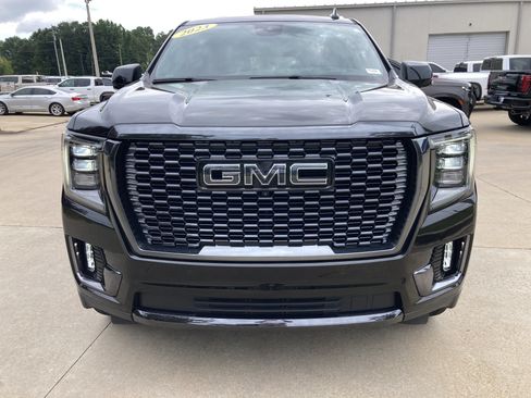 Used 2023 GMC Yukon XL Denali Ultimate AWD/4WD image 2