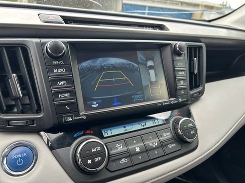 Used 2017 Toyota RAV4 Limited w/ Advanced Technology Package image 19