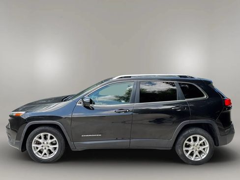 Used 2015 Jeep Cherokee Latitude w/ Comfort/Convenience Group FWD image 3