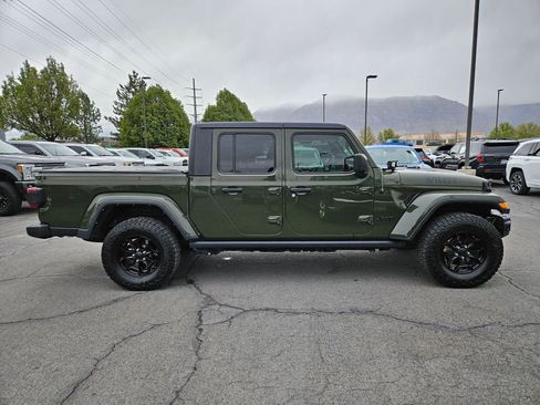 Used 2021 Jeep Gladiator Sport AWD/4WD image 2