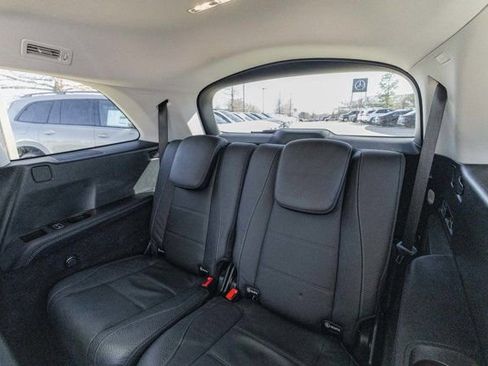 Used 2024 Mercedes-Benz GLS 450 4MATIC image 9