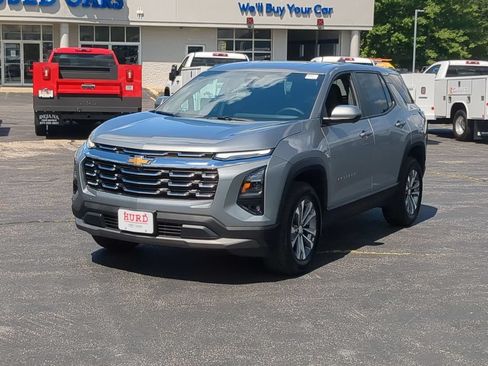 New 2026 Chevrolet Equinox LT w/ Convenience Package II AWD/4WD image 9