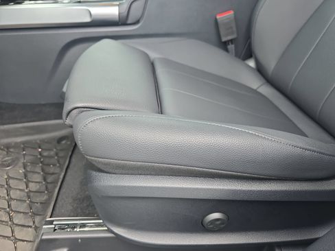Used 2025 Mercedes-Benz GLB 250 image 28