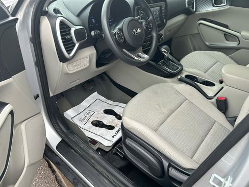 Used 2020 Kia Soul S image 10