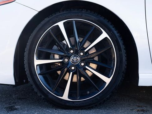 Used 2019 Toyota Camry XSE image 12