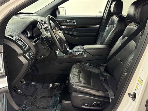 Used 2017 Ford Explorer Limited image 13