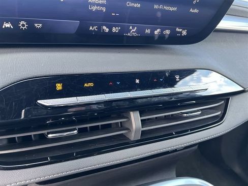 Certified 2025 Buick Enclave Preferred AWD/4WD image 19