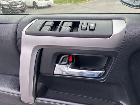 Used 2020 Toyota 4Runner 4WD image 22