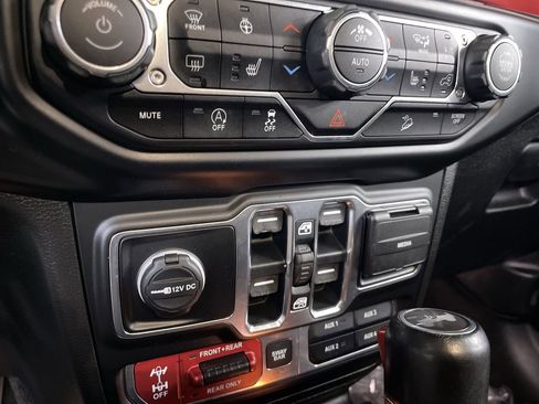 Used 2020 Jeep Wrangler Unlimited Rubicon AWD/4WD image 17