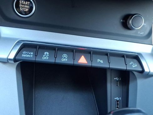 Used 2021 Audi Q3 2.0T Premium w/ Convenience Package image 23