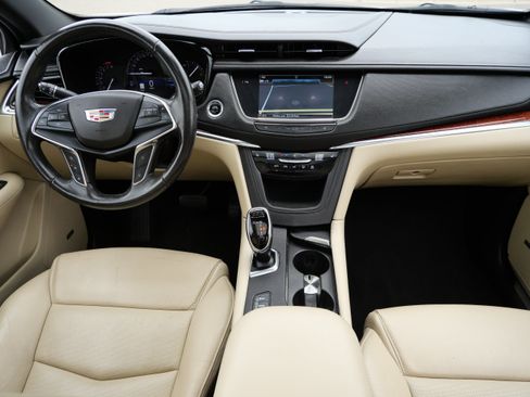 Used 2019 Cadillac XT5 Luxury AWD/4WD image 10