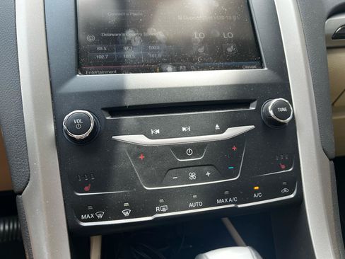 Used 2013 Ford Fusion SE FWD image 18