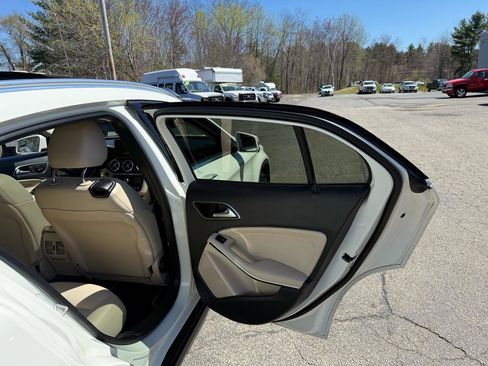 Used 2016 Mercedes-Benz GLA 250 4MATIC image 22