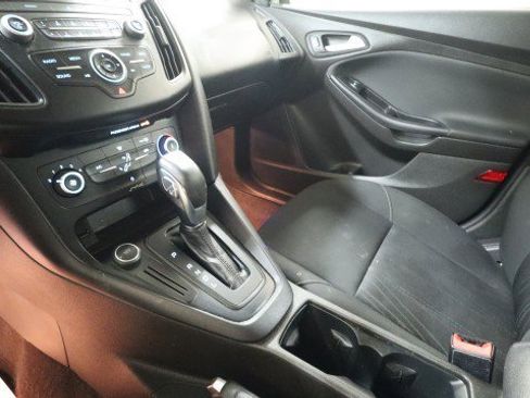 Used 2016 Ford Focus SE image 16