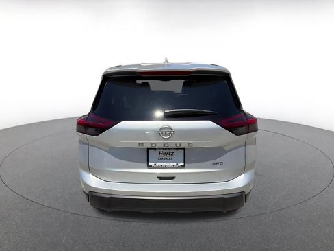 Used 2025 Nissan Rogue SV AWD/4WD image 12