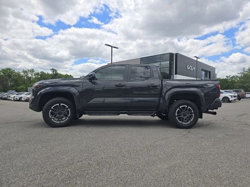 Used 2024 Toyota Tacoma 4x4 Double Cab image 12