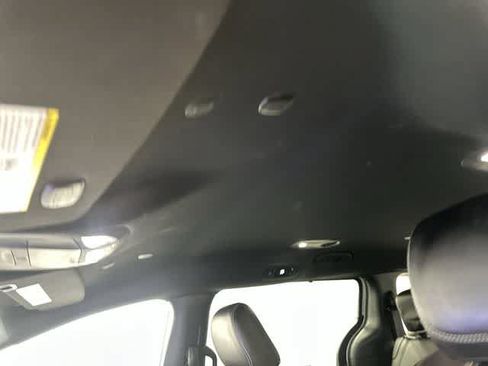 Used 2025 Chrysler Pacifica Select FWD image 27