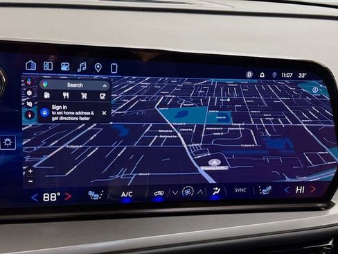 Used 2026 Chevrolet Traverse LT w/ Driver Confidence Package image 15