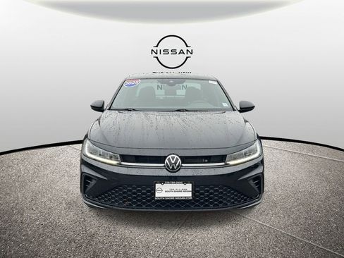 Used 2025 Volkswagen Jetta Sport image 9