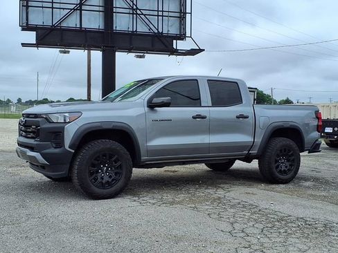Used 2025 Chevrolet Colorado Trail Boss AWD/4WD image 15
