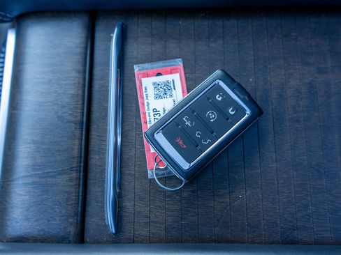 Used 2024 Jeep Grand Wagoneer L 4WD image 34